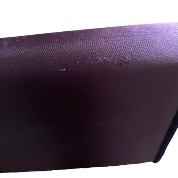 La Regale crossbody satin clutch - Picture 3 of 4